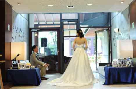 自然に囲まれたウエディングパーティー 岩崎台倶楽部グラスグラスの結婚式挙式実例 結婚式場探しはハナユメ