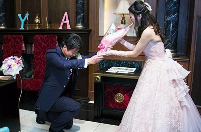 手作りアイテム満載なat home weddingの演出画像