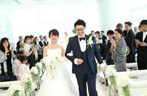暖かい笑顔に包まれた結婚式♪の挙式画像