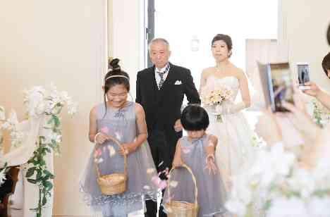 アットホームなナチュラルweddingの挙式画像