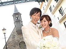 アンティクホテルを舞台に、非日常感溢れるおもてなしの挙式実例画像