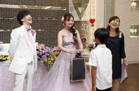 ラプンツェルのような結婚式の披露宴画像