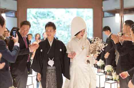 京都と桜をゲストと満喫する、笑顔満開のウエディングの挙式画像