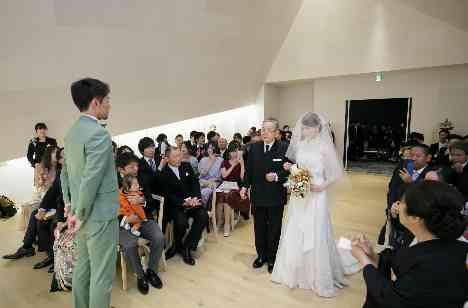 Family Weddingの挙式画像