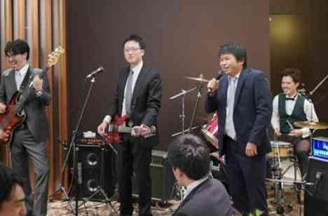 「明るく・楽しく・POP」に！　二人らしさ満載Wの演出画像
