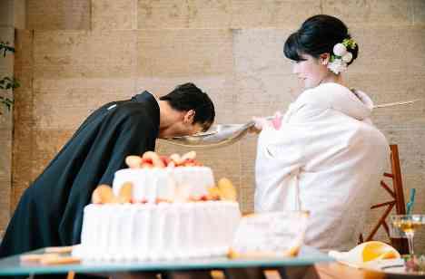 日本らしい和装でお過ごしいただく和やかな結婚式の披露宴画像