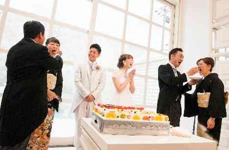 たくさんのサプライズウェディングの演出画像