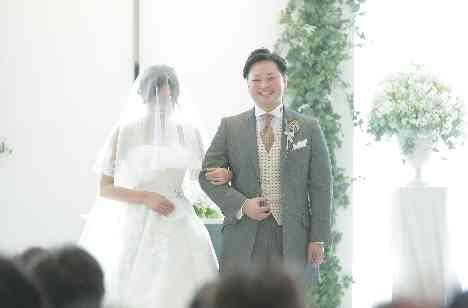 笑顔いっぱいゲストもスタッフも参加型weddingの挙式画像
