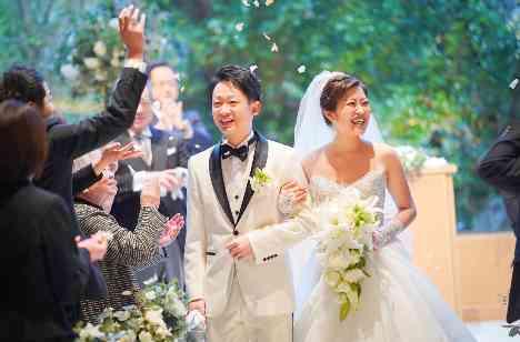 ゲスト参加型で最幸のSnow Weddingの挙式画像