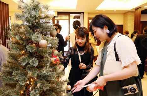 自分たちらしい「Christmaswedding」の挙式画像