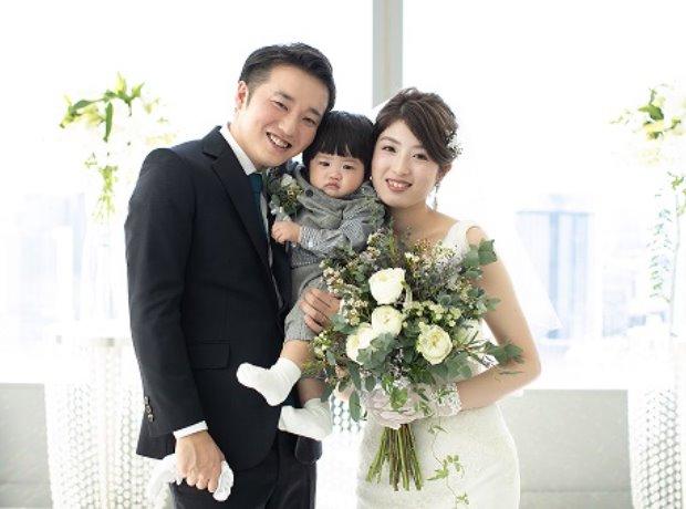 大切な愛息をお披露目。絶景と美食でもてなす大人婚の挙式実例画像