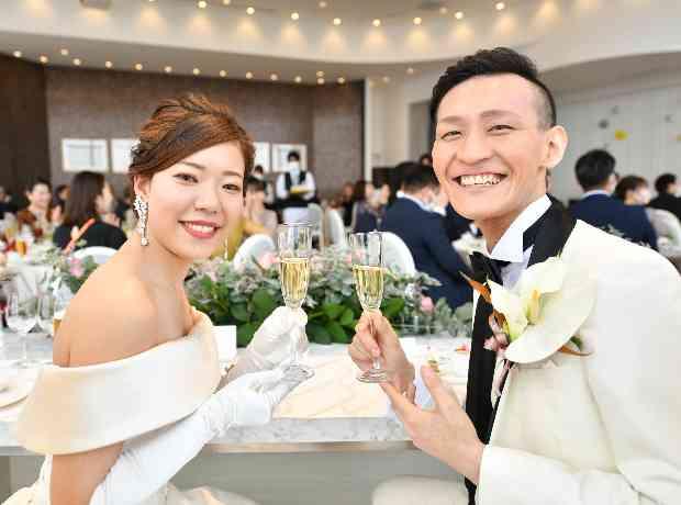 ゲストとふれあう時間たっぷり！笑顔溢れる結婚式の挙式実例画像