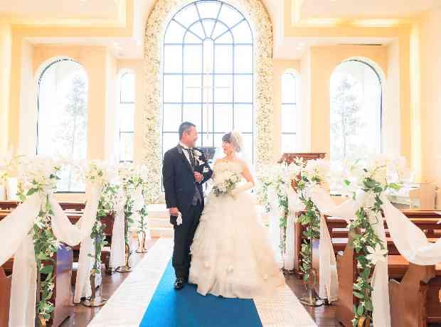 ゲストに感謝を伝えるweddingの挙式実例画像