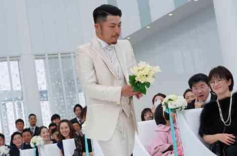 演出盛りだくさんの結婚式の挙式画像