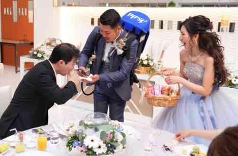 演出盛りだくさんの結婚式の披露宴画像