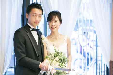 木の温もり溢れる教会でのご結婚式の披露宴画像