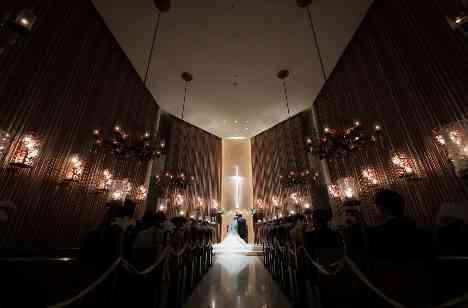ライブハウスのよう！ミラーボールWEDDING☆の挙式画像
