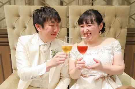 ナチュラルな雰囲気の中お２人らしさが光る結婚式の披露宴画像