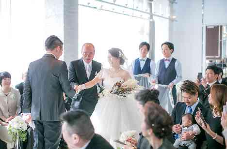 親御様、ゲストのための結婚式の挙式画像