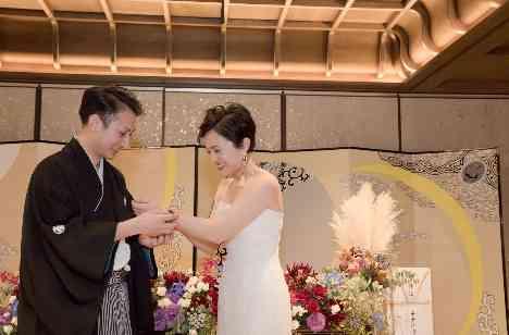 和洋の融合！おふたりらしい、おしゃれな結婚式の演出画像