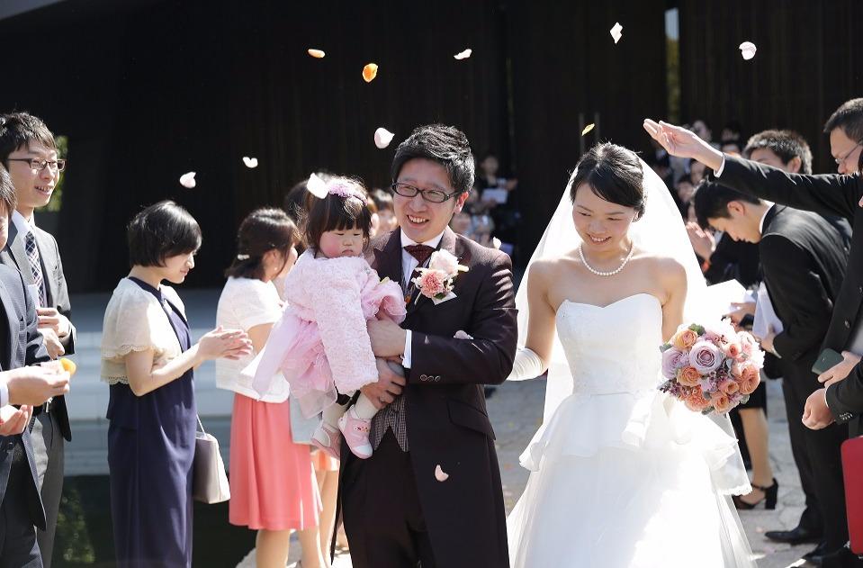 家族のあたたかさを感じた結婚式の挙式画像