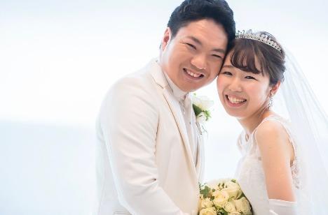 家族へ感謝を伝えるweddingの演出画像