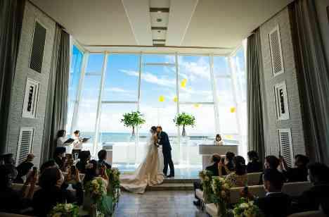 愛犬と楽しむ結婚式の挙式画像