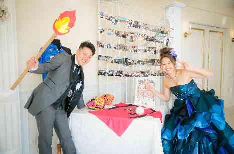 たくさんのゲストを招いた盛大な結婚式の演出画像