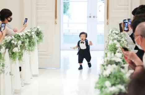 family　weddingの挙式画像