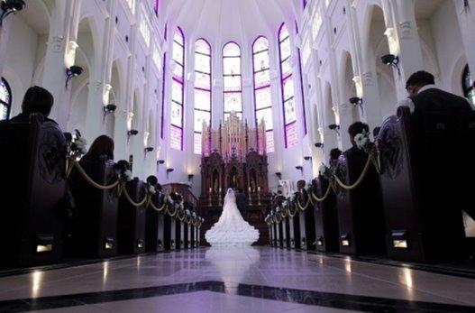 大好きなゲストに囲まれた自分たちらしい結婚式をの挙式画像