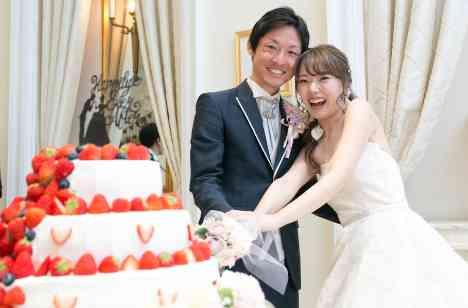 WHITE×PINKのPRETTY WEDDINGの披露宴画像
