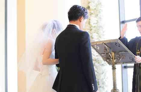 料理にこだわったアットホームweddingの挙式画像