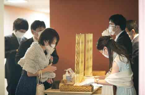 会話と料理をゆっくり楽しむ大人のウエディングの準備・打ち合わせ画像