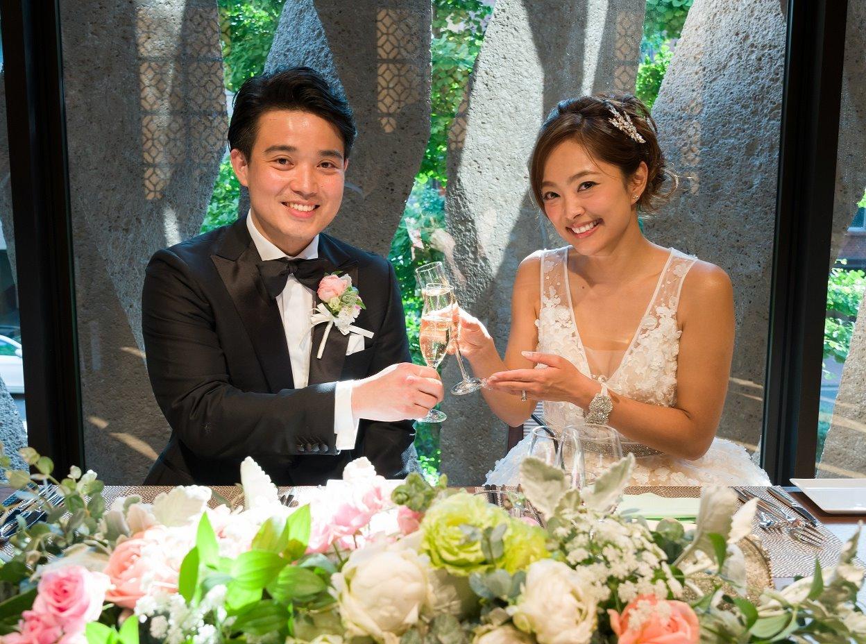 新郎新婦とゲストとの距離が近いアットホームな時間の挙式実例画像