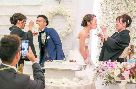 ゲストと楽しめるアットホームweddingの披露宴画像