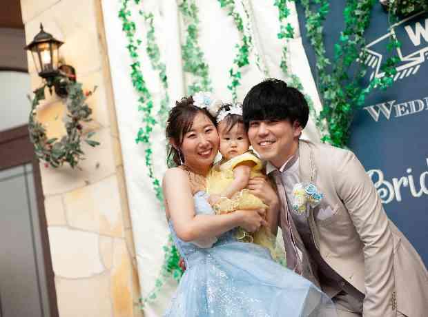 愛犬と愛娘に見守られた結婚式の挙式実例画像