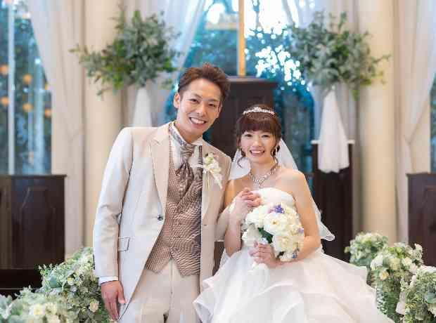 2人らしさ溢れるオリエンタル和装＆バドミントンの挙式実例画像