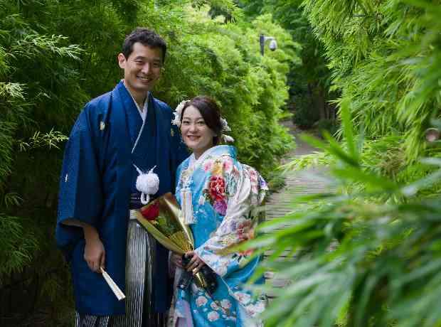 緑と自然光を感じる会場。テラスにお祭りの屋台も登場の挙式実例画像