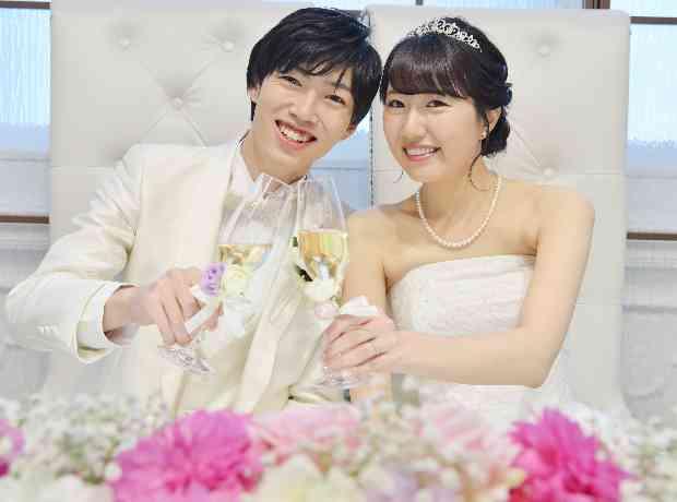 大好きな方々に囲まれた可愛さいっぱいのウェディングの挙式実例画像