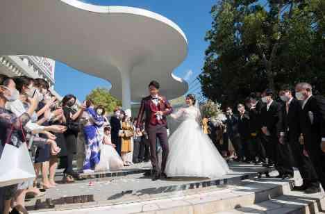 みんなで楽しむ結婚式の挙式画像