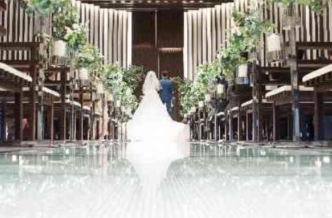 お互いに感謝を伝える結婚式の挙式画像