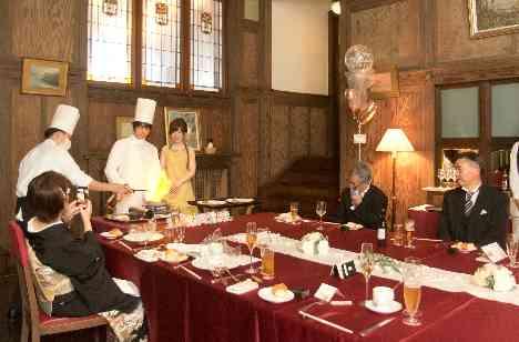 オンライン配信や思い出のお料理で絆を感じる一日の披露宴画像