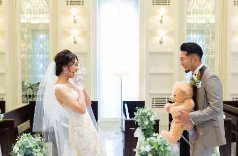 笑顔の溢れるあたたかいFamily Weddingの挙式画像
