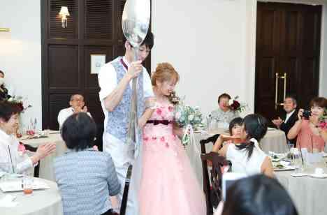 大切な人に誓う結婚式の披露宴画像