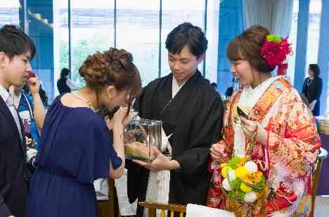 由緒ある神社挙式と感謝を込めたゲスト参加の披露宴の披露宴画像