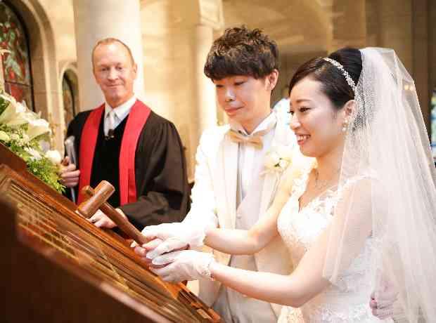 ゲストに感謝を伝える、ふたりで感動を記録する結婚式の挙式実例画像