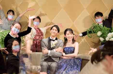 オンライン参加でも実際の参加でも心温まる結婚式の披露宴画像