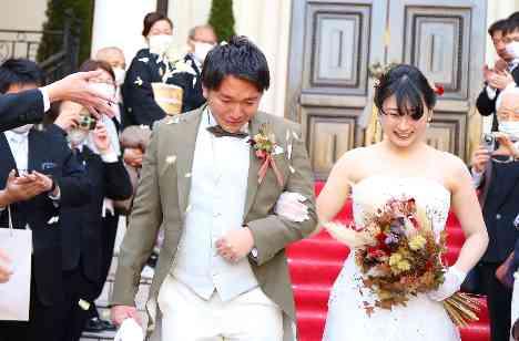 大好きな世界観の中で大切な人とのかけがえのない時間の挙式画像