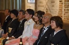 感謝の気持ちを伝えるアットホームパーティの演出画像