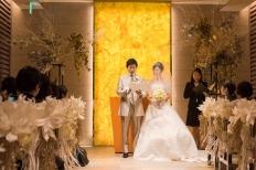 オリジナリティ溢れるアットホームな結婚式の挙式画像